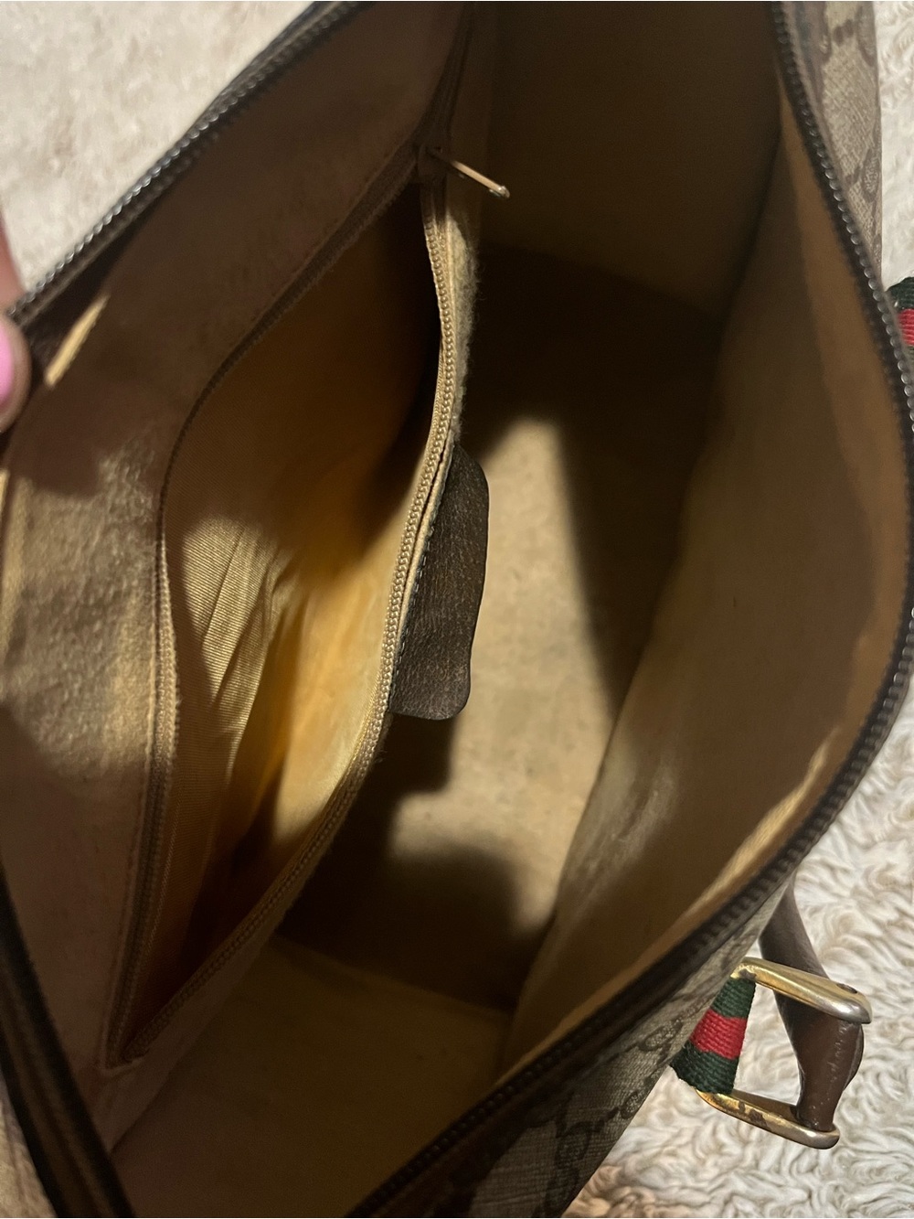 Gucci Brown GG Supreme handbag with Green-Red Web Stripe - Picture 8 of 12